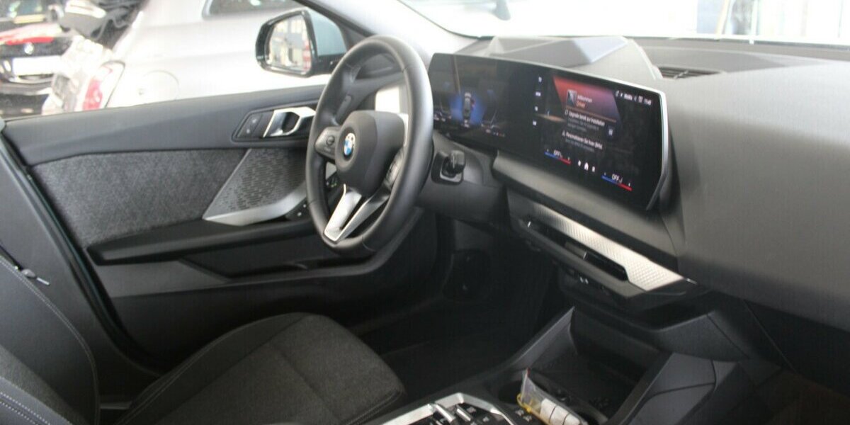 BMW 120 Aut. - Head-Up - 360° - 29.462 km 26.980 &euro; Euskirchen 53881