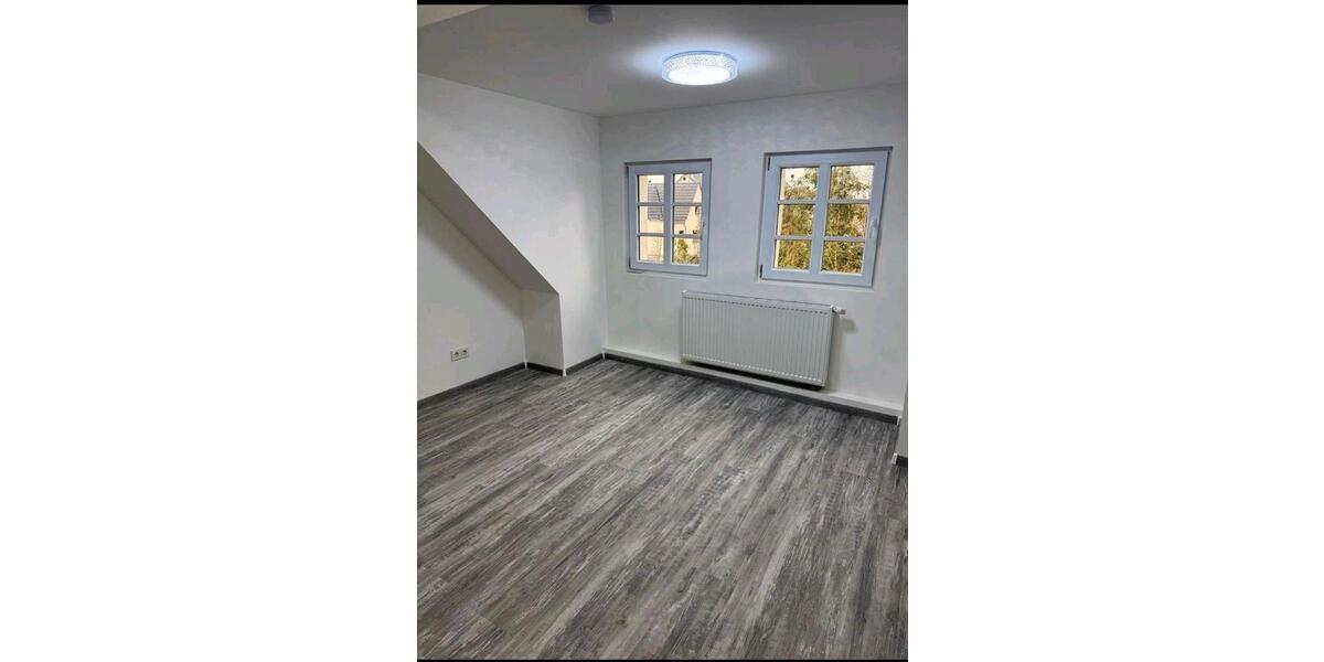 Dachgeschoßwohnung Sankt Augustin - 4 Zimmer, 65 m&sup2;, 950&euro; | Angebot:25209740