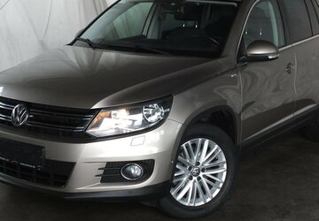VW Tiguan CUP SPORT NAVI PARKPILOT TEMPOMAT 88.859 km 10.908 &euro; Köln 50858