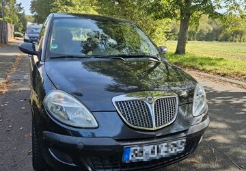 Lancia Ypsilon 208.500 km 1.850 &euro; Köln 51147