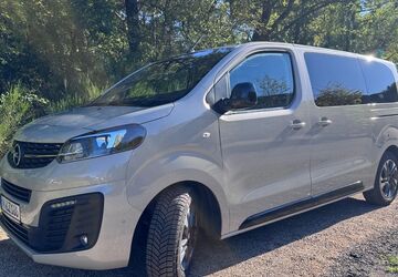 Opel Zafira Life 67.000 km 29.300 &euro; Köln 51147
