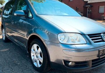 VW Touran 207.007 km 4.730 &euro; Erftstadt 50374