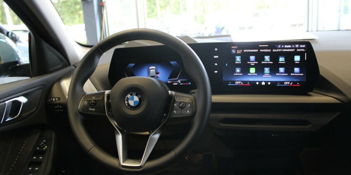 BMW 120 Aut. - Head-Up - 360° - 29.462 km 26.980 &euro; Euskirchen 53881
