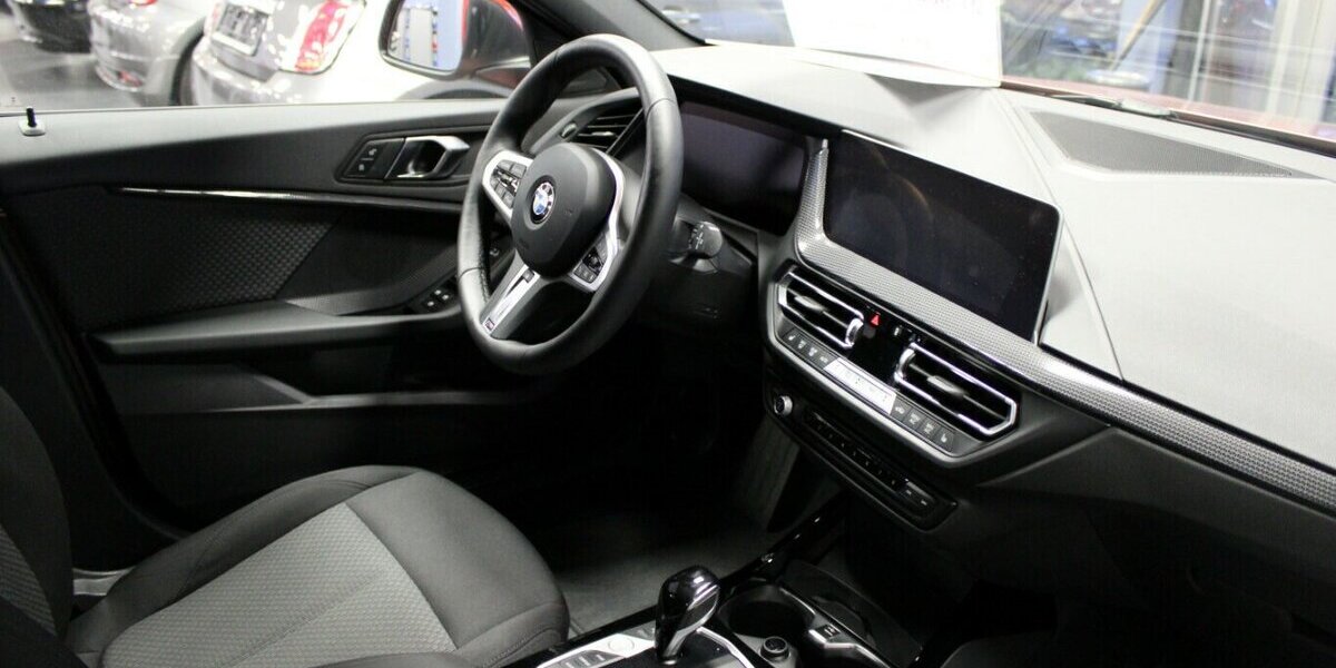 BMW 118 118d Aut. Advantage 7.250 km 26.980 &euro; Euskirchen 53881