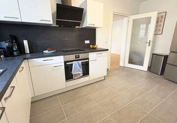 Wohnung Köln Bayenthal - 3 Zimmer, 112 m&sup2;, 1.700&euro; | Angebot:26943537